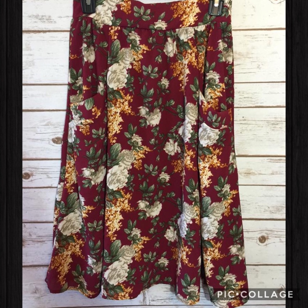 Floral Midi Skirt With Pockets NWT